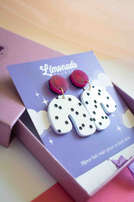 Boucles 'oreille en acrylique pour gagner en légèreté