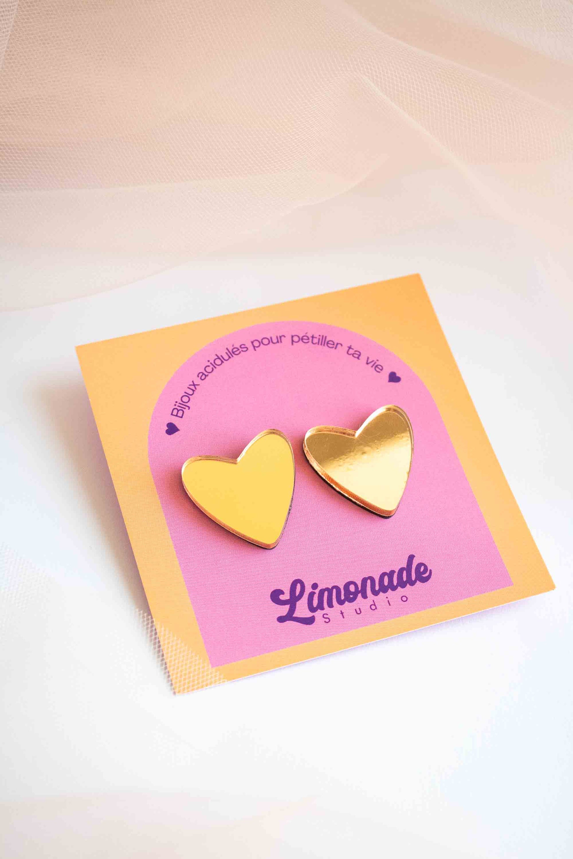 boucles d'oreille cœur rose gold acrylique sur cartonnette, Limonade Studio