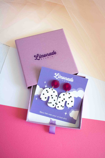 Boucles d'oreilles acrylique arche à pois présentées dans boîte cadeau, Limonade Studio