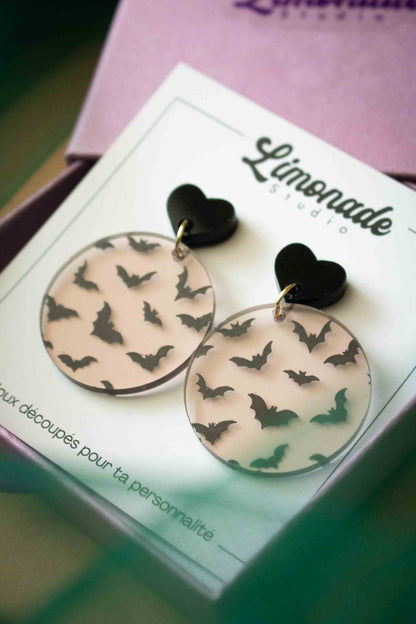 Boucles d’oreilles chauves-souris présentées dans leur coffret cadeau Limonade Studio