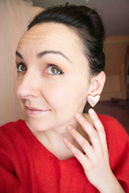 boucles d'oreille cœur rose gold miroir portées, Limonade Studio